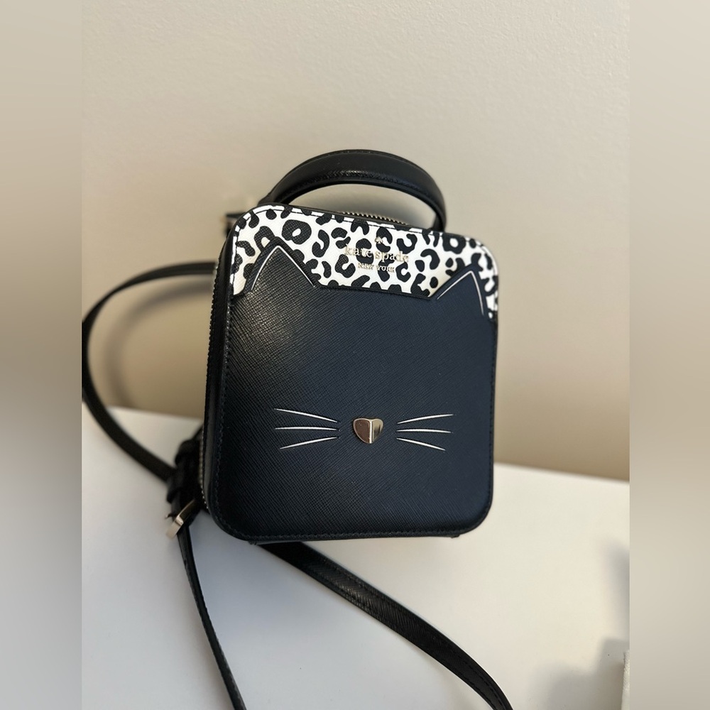 Kate Spade “Daisy Crossbody” in “Meow” (Cat design with leopard print)